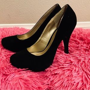 Celia Black Platform Pumps, 4 inches, Size 7